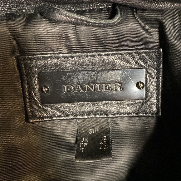 Danier Genuine Leather Women’s Winter Jacket Faux Fur - Picture 2 of 12